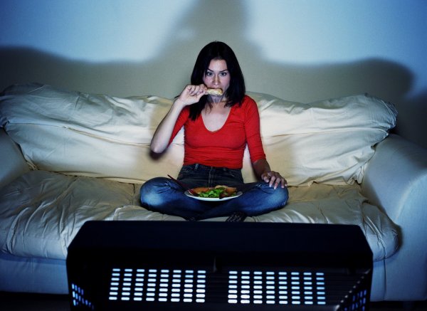 eating-in-front-of-TV